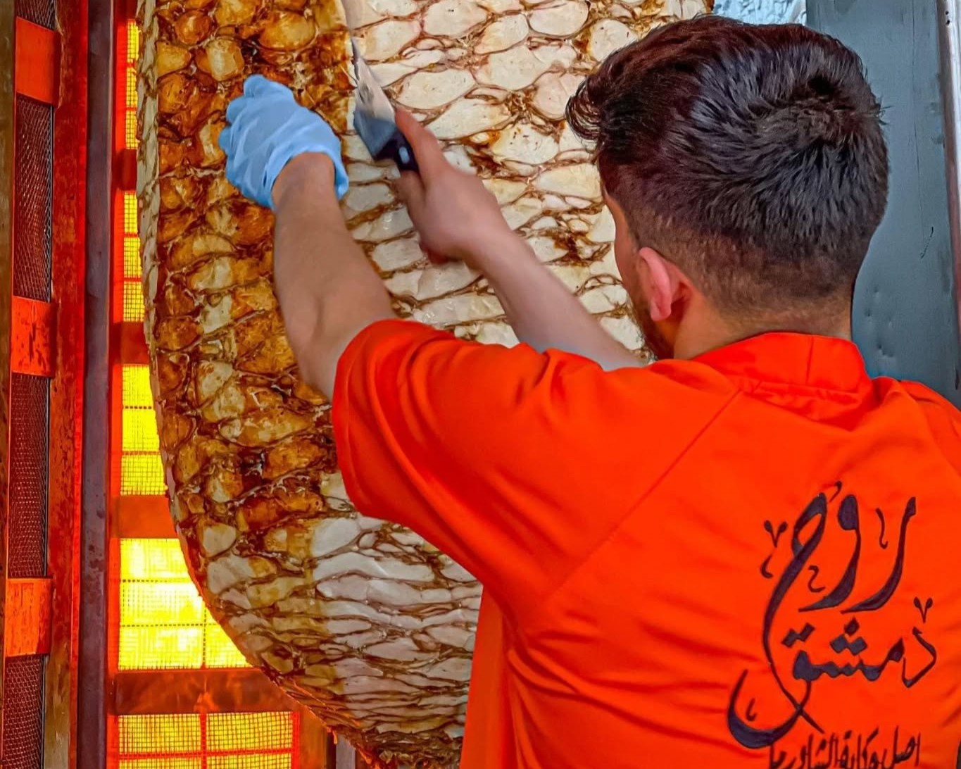 داخل المطعم